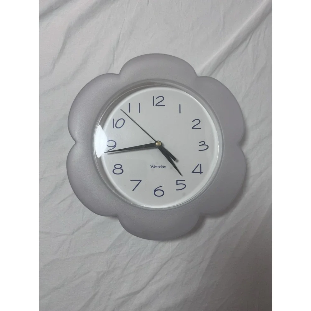 Vintage Style Westclox Flower Wall Clock Cute Y2K Daisy Frosted White Face